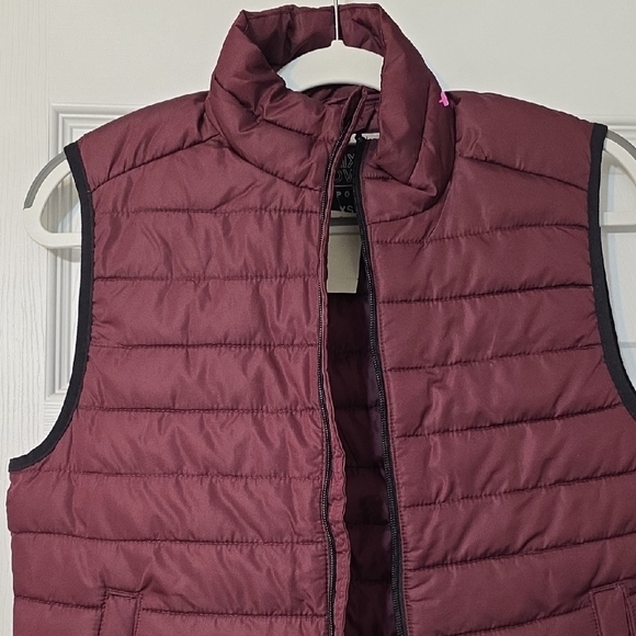 Aeropostale Men's Maroon Quilted Vest - Picture 3 of 11